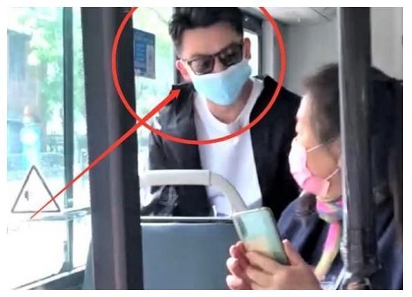 公交|跑男首期未播撕名牌,苗苗被李晨拐跑?孤独郑恺公交追妻