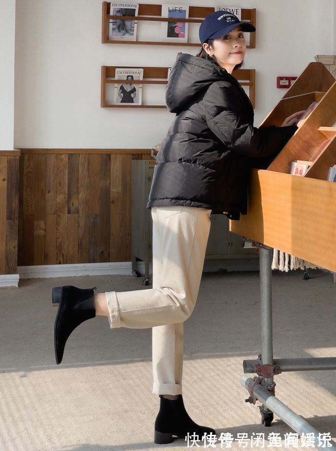 裤装 “羽绒服+牛仔裤”太老土了，今年流行搭配这4种裤子，保暖又时髦