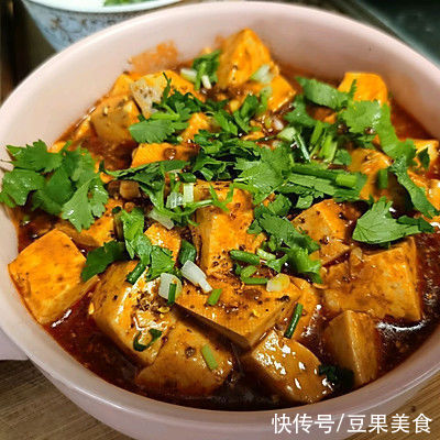 下饭神器麻婆豆腐，拌饭还能吃三碗