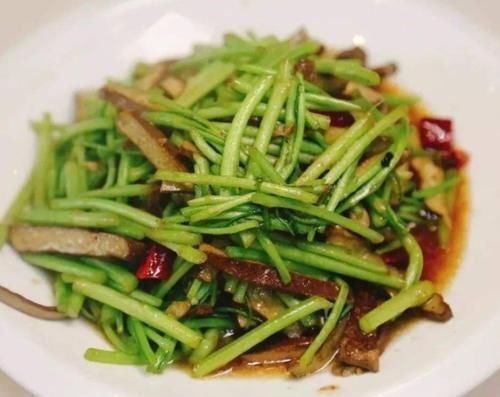 美味|这菜比黄瓜刮油,等于“天然泻药”,清脆美味,口臭没了,越吃越瘦