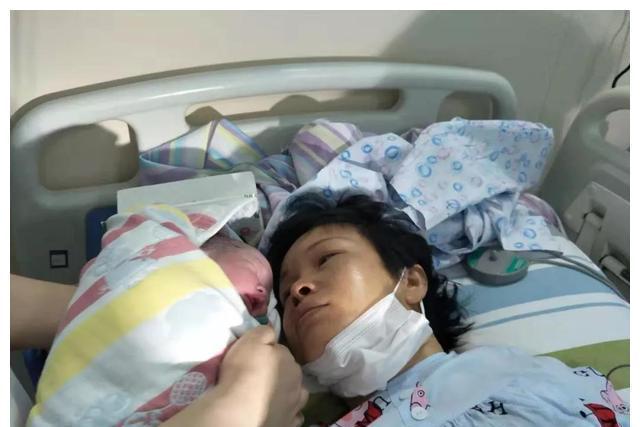 产道|孕妈怎么把那么大的胎宝,从狭窄的产道里生出来?看着都觉得难