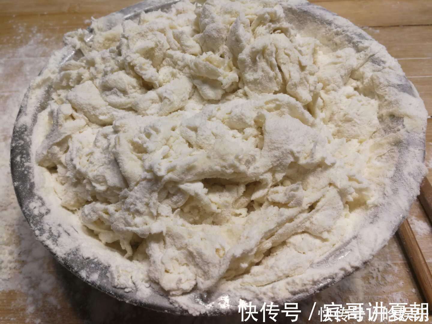 鸡蛋清|做饺子皮加鸡蛋、盐和面？换一样，饺子皮又薄又柔滑筋道，煮不烂