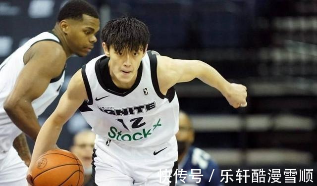 八村|八村阿莲加盟B联赛,曾凡博持续低迷,小托马斯成老詹新大腿!