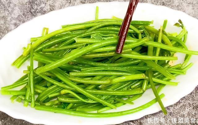 夏天这碱性蔬菜要多吃,钙是西红柿的8倍,清脆爽口,不懂可惜了