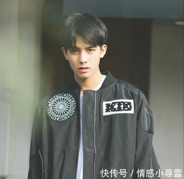 痛仰!《痛仰》谁年轻的时候没有爱过几个坏男孩,这本小书后劲太大了