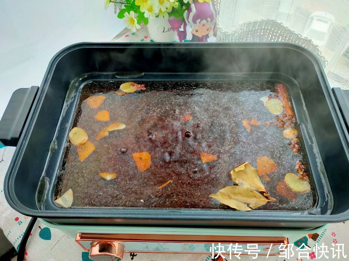 植物油|鸭肉不要再用水煮了，倒入一碗酱油，越焖越香，一盘不够吃