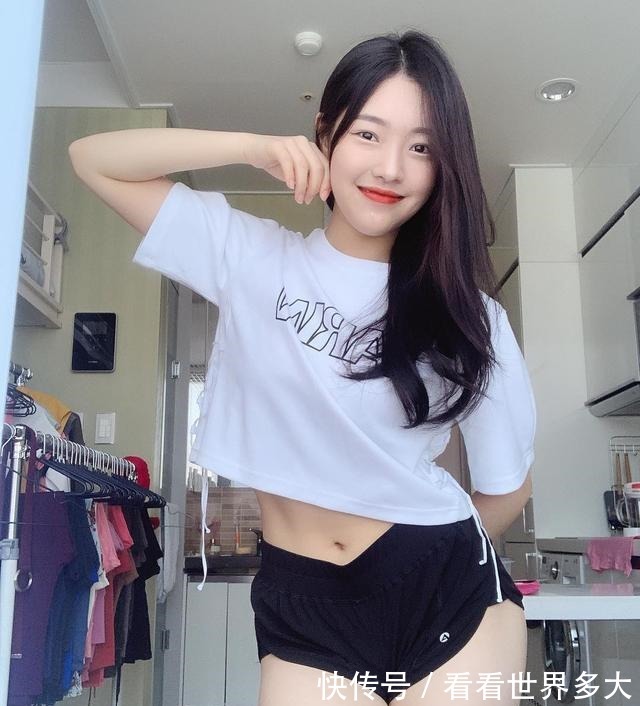 女性朋友|练瑜伽的美女,体态优雅气质好!