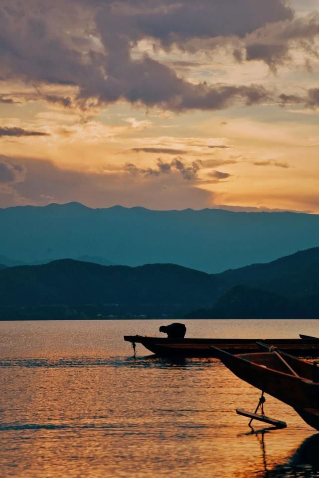 美景|「文旅四川」唯有美景愈人心，趁夏天没结束，去打卡甜蜜泸沽湖