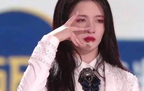 创造营徐艺洋卡第八未出道令人意难平,刘些宁下台后哭到崩溃,艺些cp拆伙