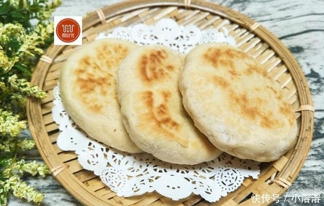 美食生活|发面烙饼,我有妙招,既省油又暄软,外酥里嫩凉了不会硬!