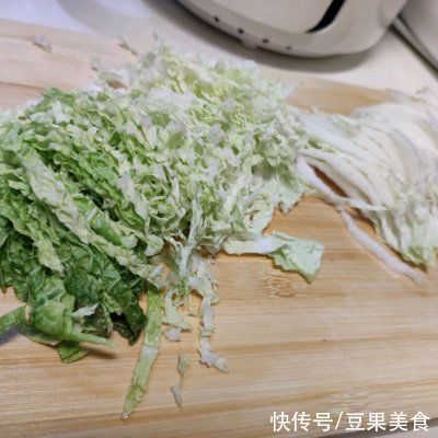 番茄|第一次做番茄大白菜汤就一致好评,从此做菜就有了自信