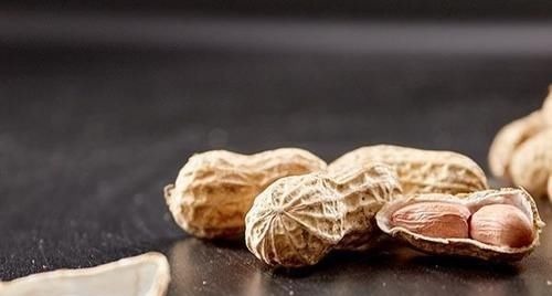 稳定血压|每天吃一把花生,能不能降血压?医生告诉你,花生是升压还是降压