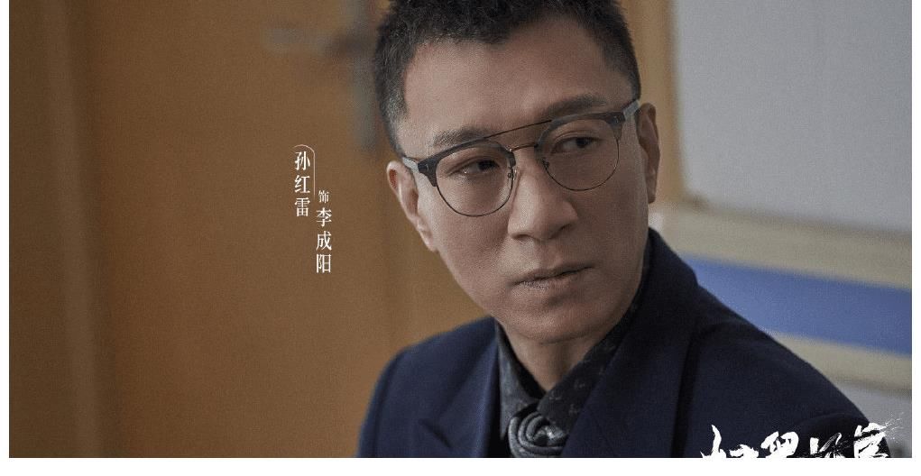 张艺兴|《扫黑风暴》开播：全员飙戏剧情在线，江疏影的表现也不错