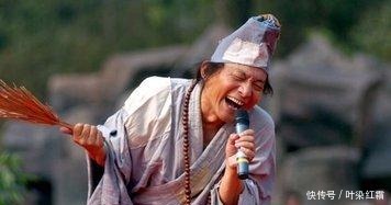  朱元璋|朱元璋偶遇寺庙要上香，问和尚朕用跪拜佛祖吗和尚一语惊人！