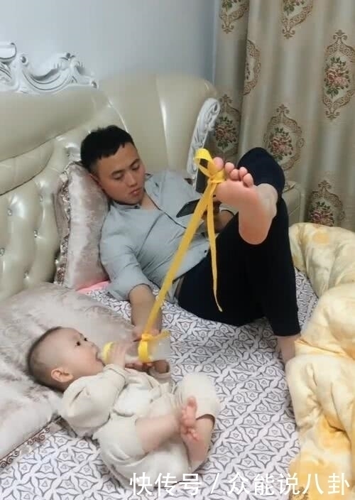 女子要老公照看宝宝喝奶粉,忙完推开房门后,和老公吵得不可开交