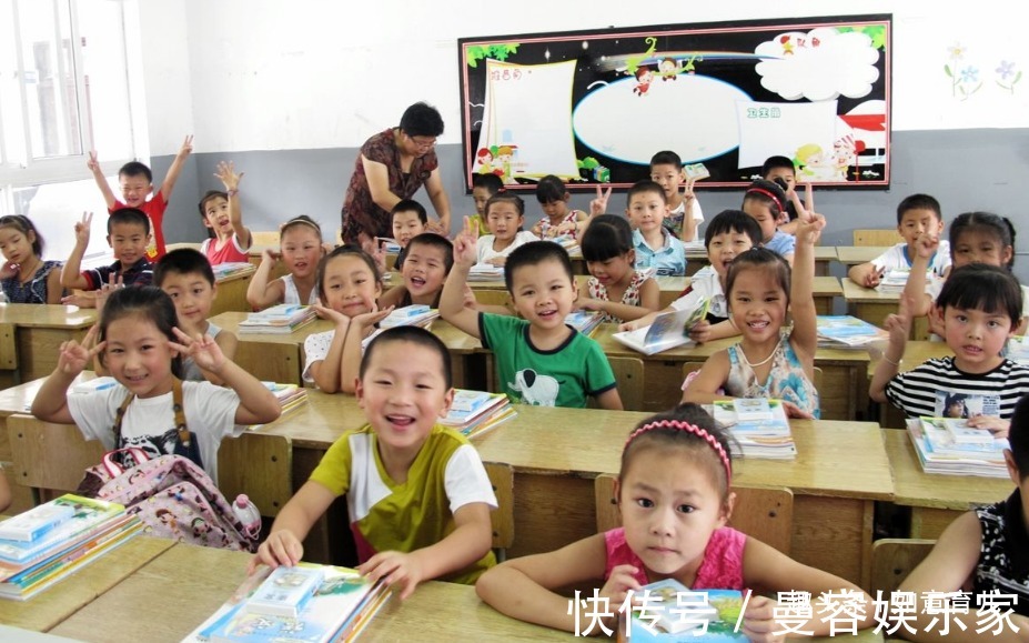 姥爷|谁来接送孩子上下学，其实说明了很多家庭的问题，第一种是最合适