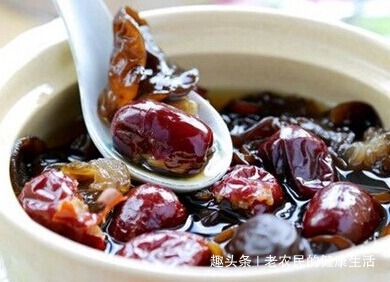 色氨酸|红枣和此物一起煮，每天一碗，失眠好了，给身体“补补血”