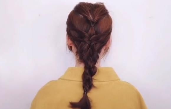 中长发 女学生编完仙女款发型后,给人感觉格外清爽,网友:真的成仙女了