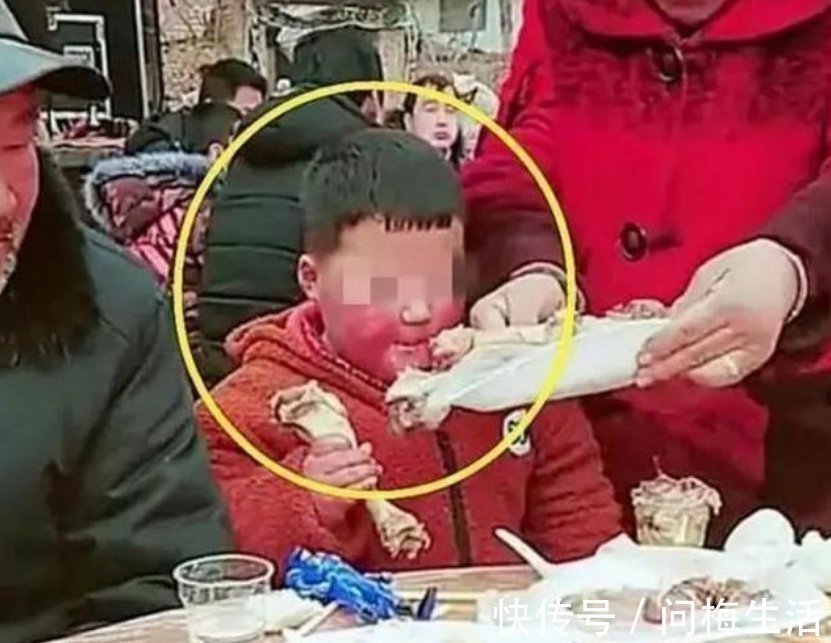 礼节|孩子吃饭有这些“坏习惯”,别惯着,趁早改,晚了会被人看不起