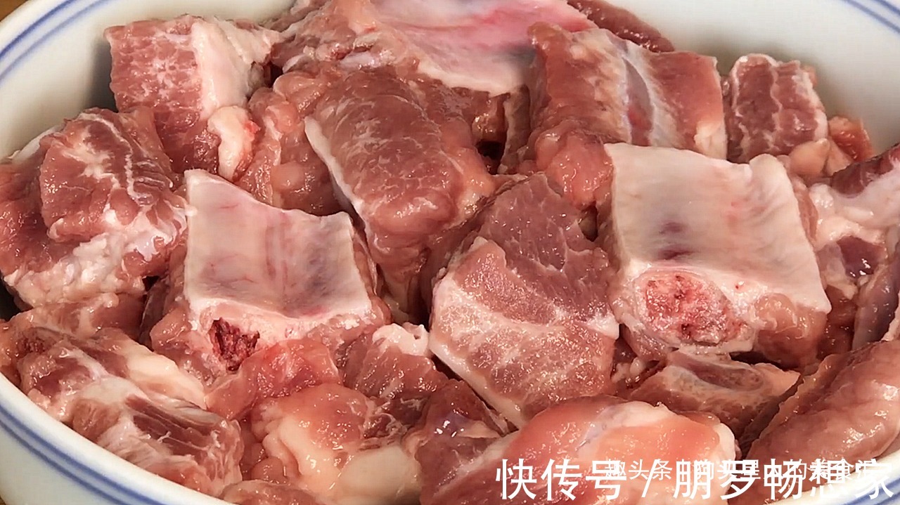 做法|做排骨,不要焯水跟油炸了,教你一个做法,软烂脱骨,超下饭