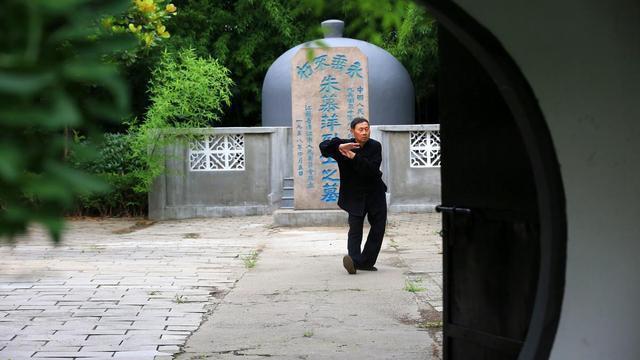 血糖|糖尿病人血糖13.4，停药半年5.7，控糖有窍门，建议做到这2点！