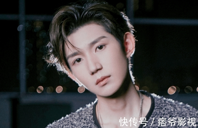 主持人大賽|王源被催考主持人證，眾人渴求藝人持證上崗，優(yōu)秀外也需自身約束