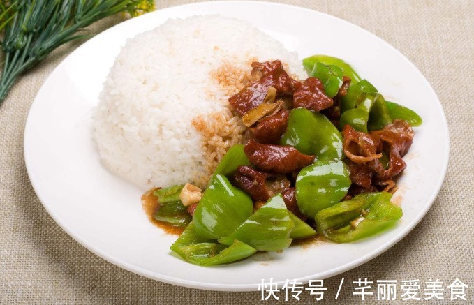 盖饭|去饭店吃饭时,“3种菜”最好别点,洗菜大妈:危害很大