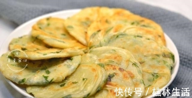 饺子皮这做法火了,百吃不厌,3天不做就馋得慌,我家一周吃5次