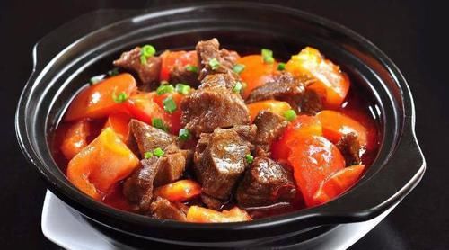 谁说番茄牛腩炖不好吃，厨师长教你这几步，保证牛腩酥烂又好吃