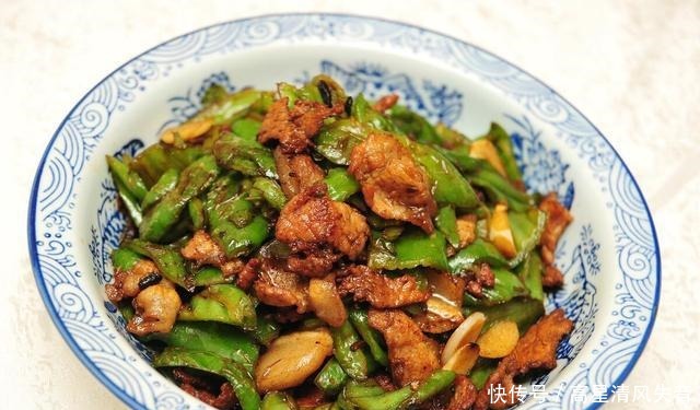 道菜|这道菜太下饭了,麻辣鲜香的家常小炒肉,香酥可口甜咸适中,好吃