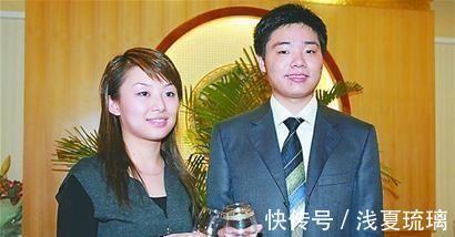 斯诺克|丁俊晖妻子长什么样?身材颜值完全不输潘晓婷,年收入已上亿