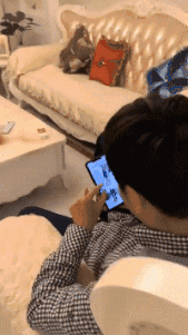 |搞笑趣图段子:老婆一起看啊,那女的真不要脸穿成这样!!