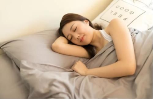睡眠质量|晚上翻来覆去睡不着，坚持养成良好的4个行为习惯，睡眠质量好