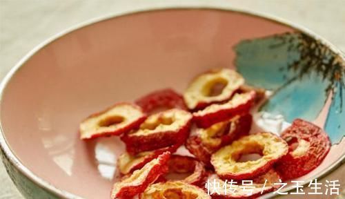 泡水|经常便秘怎么办喝水时加点东西，堪称肠道“推粪机”，轻松排便