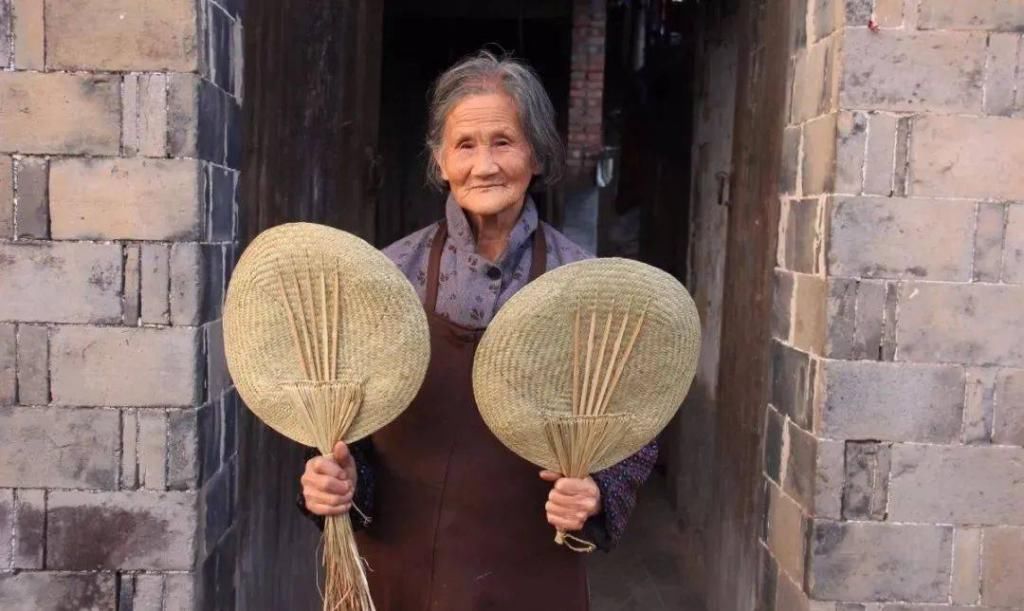  入眠|童年那一把陪你入眠的蒲扇，还记得吗？