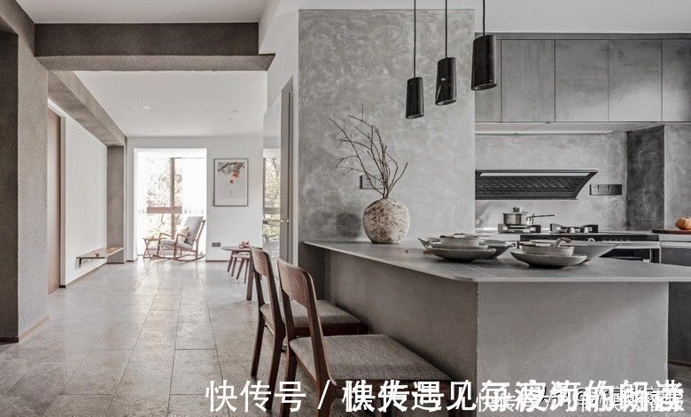 沐宸|她把家布置得像个“寺庙”,室内静谧安宁很舒适,让生活回归简单