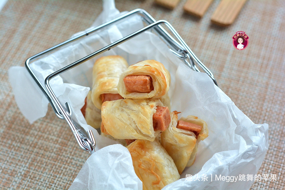 用手抓饼做的午餐肉酥皮卷,8分钟出锅酥嫩嫩,省事又好吃