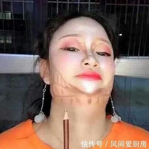女孩|女孩自创“瓜子脸”，低头瞬间涨粉80万，网友：比整容强太多了