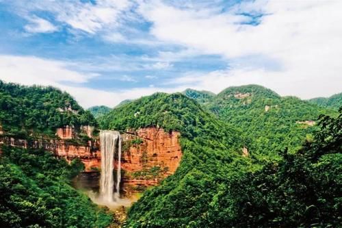 重庆一座山，地处渝川黔旅游金三角结合部