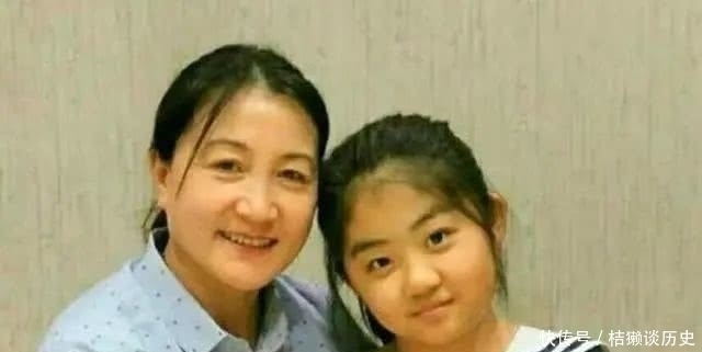 11岁小女孩读《易经》,面对评委面不改色对答如流,果真是小才女