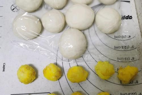  奶黄|奶黄包好吃，调奶黄馅是关键，教你详细配方比例，不干不湿刚刚好