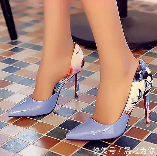 一生活 细跟鞋散发出优雅气息,让人眼前一亮!