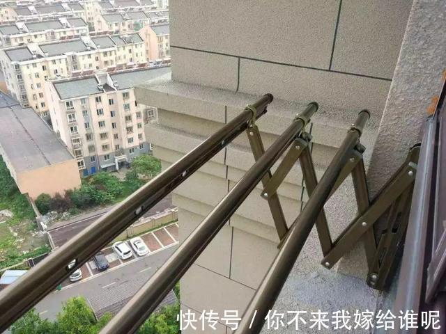 晾衣杆|越来越多人阳台这样装,不仅解决了晒衣问题还美观,老婆很满意!