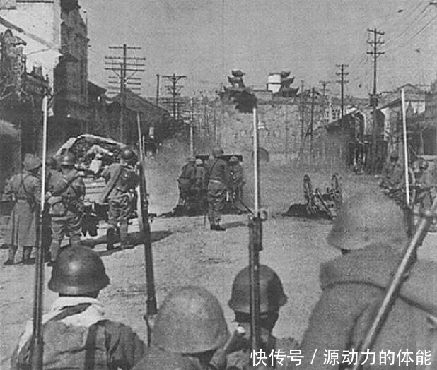 记者|日本随军记者拍摄日军“抢掠”照,被日军掠夺到军营的中国女孩