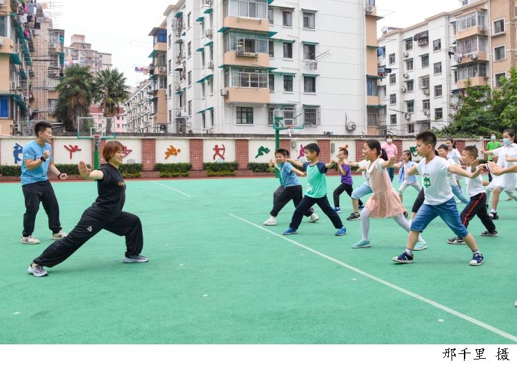 邢千里|上海市小学生爱心暑托班今天开班！“小神兽”乐在其中，家长笑了