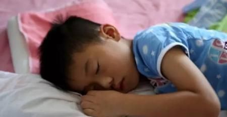医生|5岁女孩午睡后再没醒来，医生的话让奶奶后悔不已，许多家长常犯