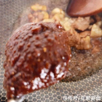 豆瓣酱|#一勺葱伴侣，成就招牌美味#酱爆花蛤