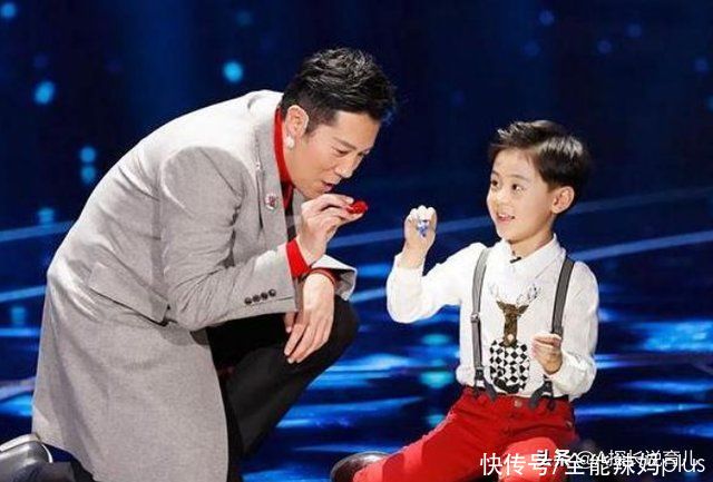 差距|蔡国庆“富养儿”,邓超“穷养儿”:俩孩子现在差距不止一点点