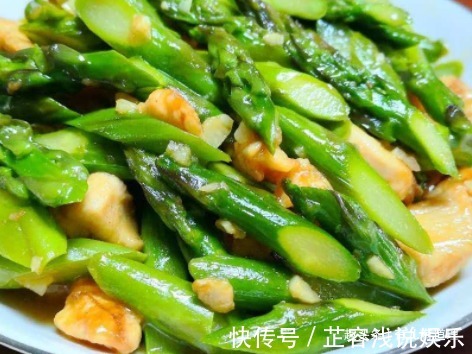 芦笋炒鸡丁|清爽不油腻养眼养胃,补充蛋白质和维生素,孩子常吃身体好