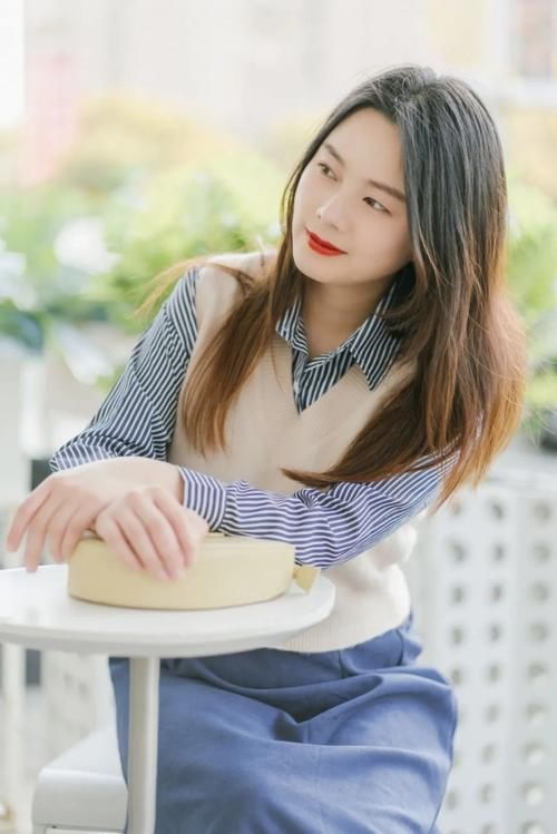 “ 衬衫 + 薄外套 ”撩炸了，今春这么穿，稳赢 ！